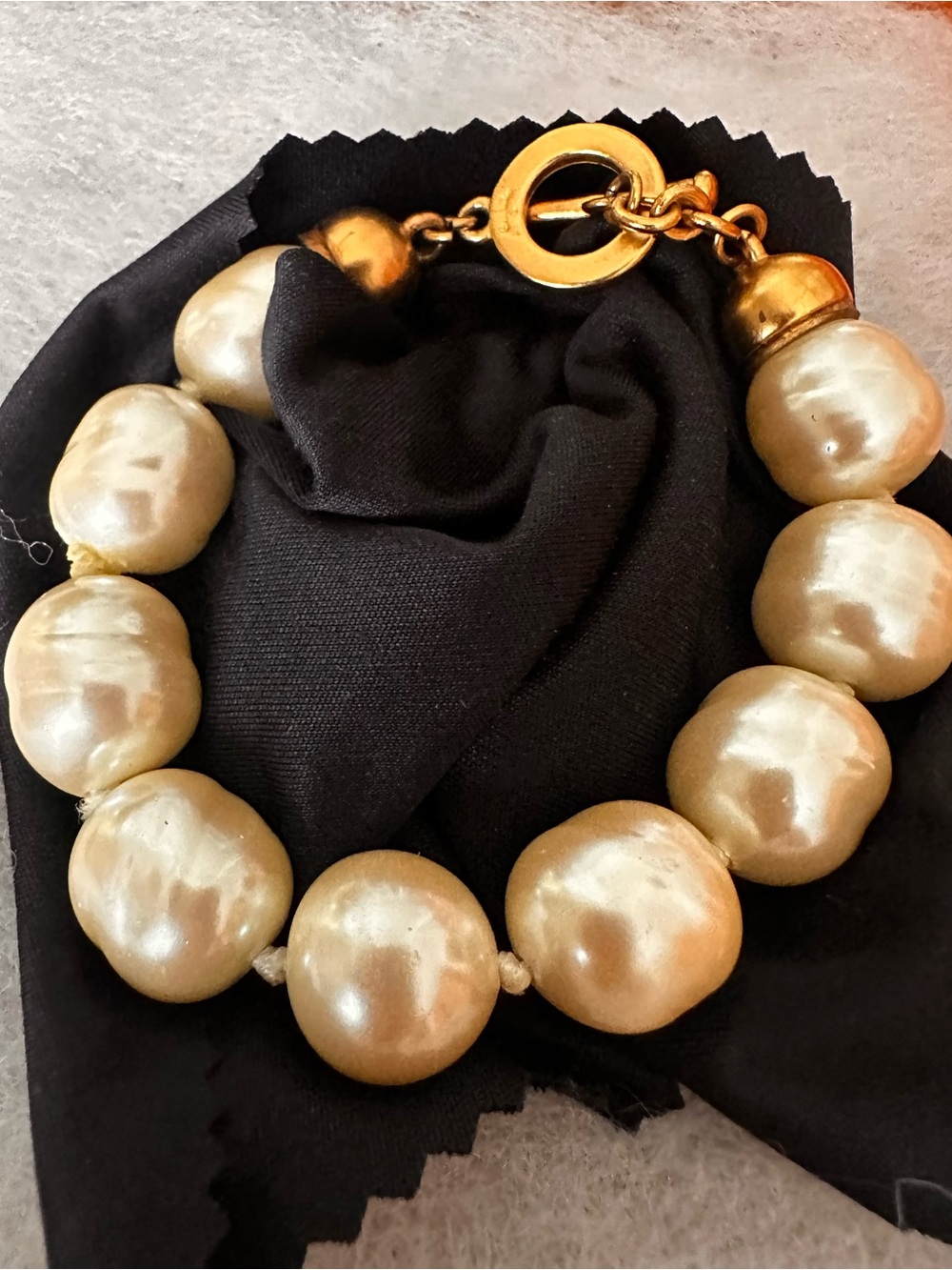 CAROLEE Chunky Faux Baroque Pearl Toggle Bracelet